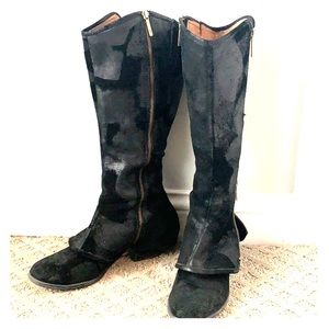 Donald Pliner boots
